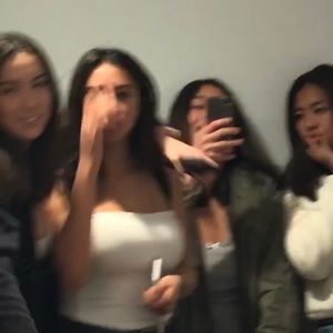 Meet your Posher, Mia